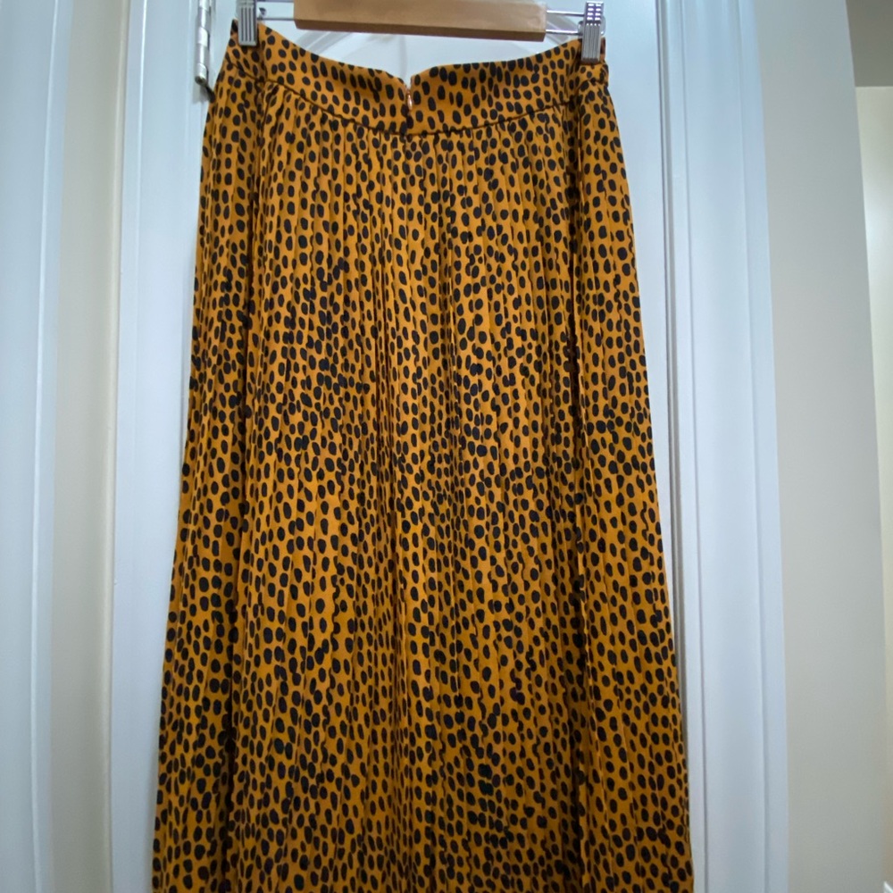 J.Crew pleated leopard print. Size 8, never wore, ankle length.